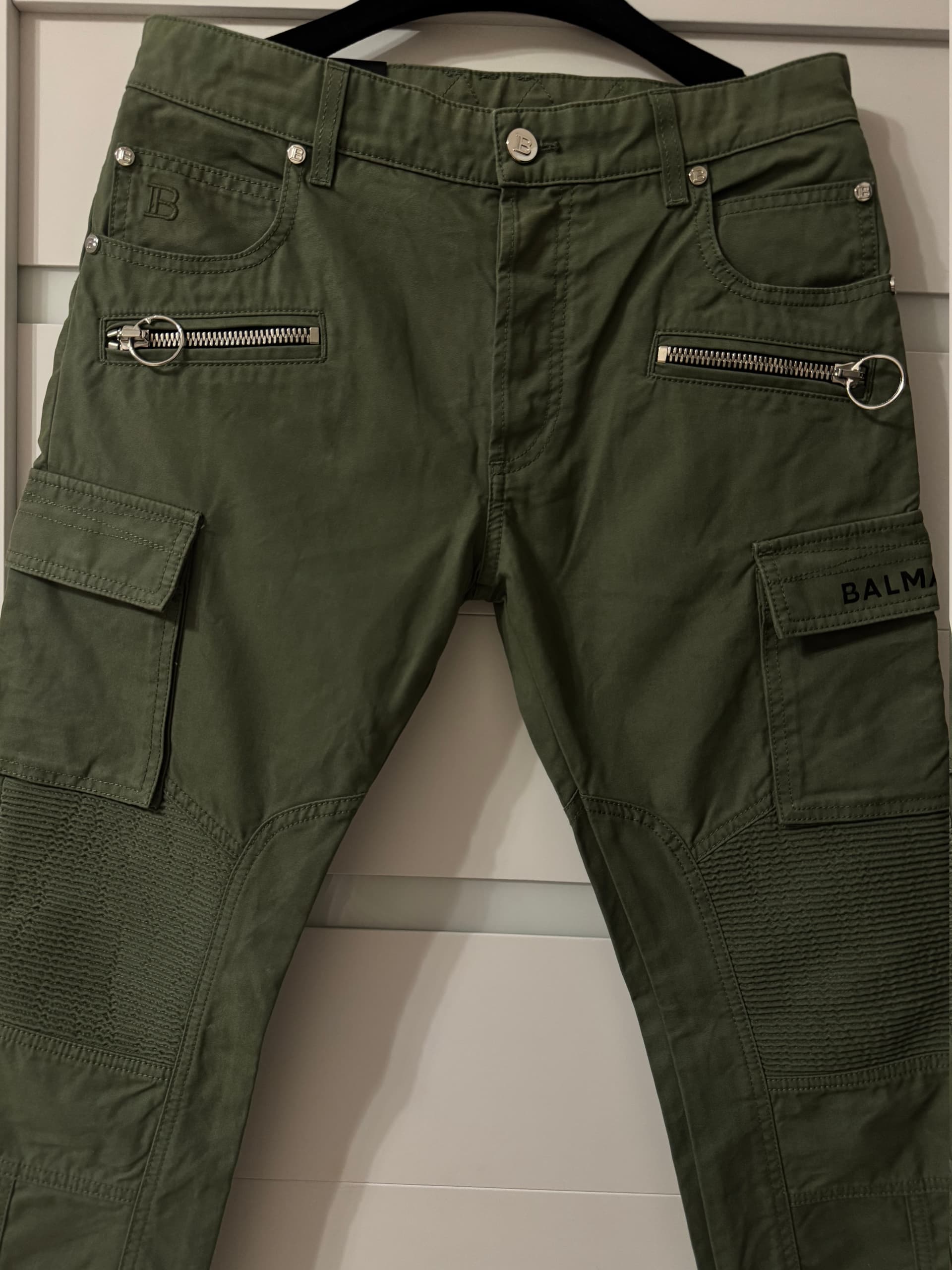 Balmain, Брюки и шорты, Зелёные карго-брюки мужские Balmain, размер 30, фото 3